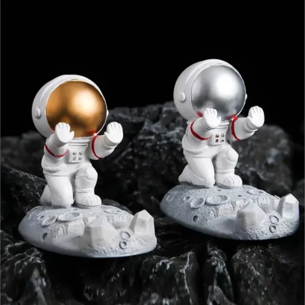 Office Desk Decoration Nordic Style Astronauts - Image 3