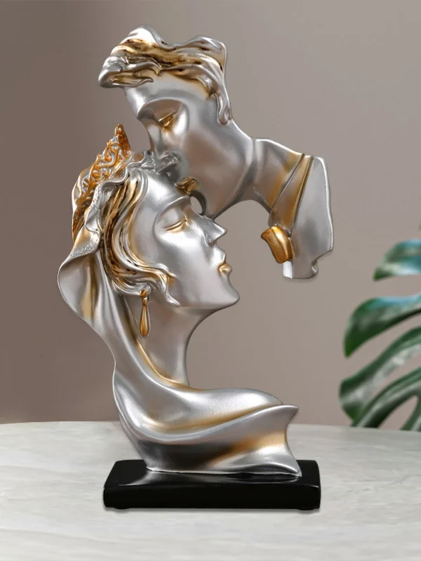 Luxury Kissing Sculpture