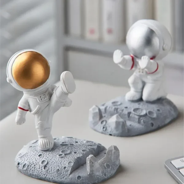 Office Desk Decoration Nordic Style Astronauts - Image 5